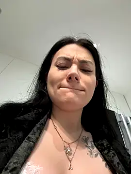 Wet  Bunny online show from October 2025 03:38:01 AM