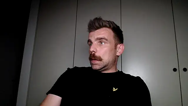 Snapshot of mrbigballs chatting on June 2026 08:44:02 PM mrbigballs online show from June 2026 08:44:02 PM
