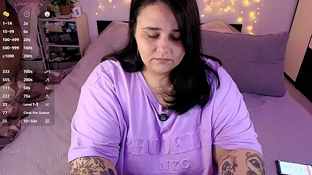 naughtykiss online show from April 2026 04:23:02 AM