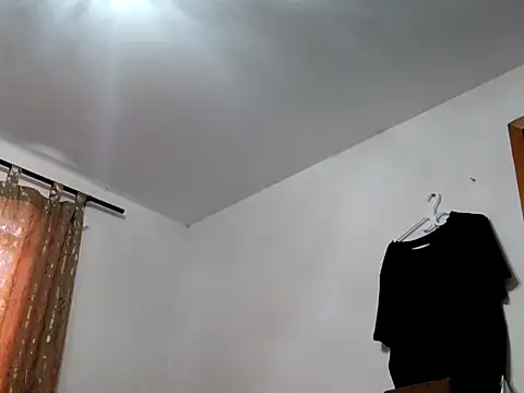 Snapshot of zaurio_x chatting on November 2025 04:31:02 PM zaurio x online show from November 2025 04:31:02 PM