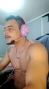 Snapshot of Fadinha-e-Raro chatting on February 2025 05:50:01 PM Fadinha-e-Raro online show from February 2025 05:50:01 PM