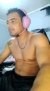 Snapshot of Fadinha-e-Raro chatting on March 2025 07:54:02 PM Fadinha-e-Raro online show from March 2025 07:54:02 PM