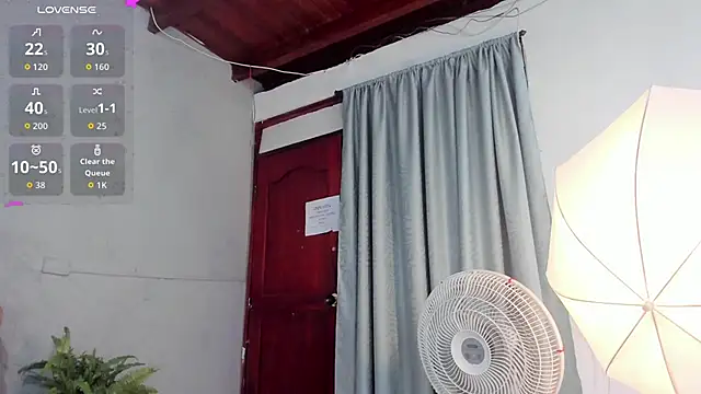 Snapshot of niky_doll_ chatting on September 2025 01:35:02 PM niky doll online show from September 2025 01:35:02 PM