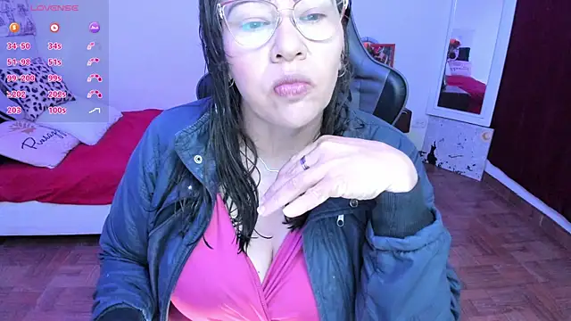 Snapshot of esmeralda_milf chatting on July 2026 08:26:01 PM esmeralda milf online show from July 2026 08:26:01 PM