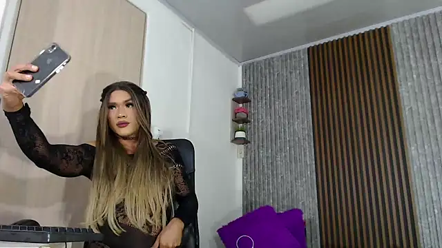 SARA TS FOX online show from December 2024 08:25:01 PM