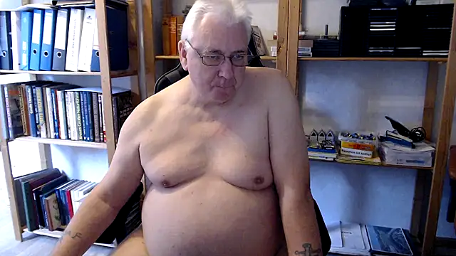 SchwanzhureXXL online show from September 2025 08:14:02 AM