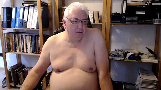 Snapshot of SchwanzhureXXL chatting on June 2026 05:24:01 AM SchwanzhureXXL online show from June 2026 05:24:01 AM