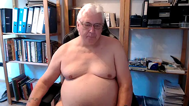 Snapshot of SchwanzhureXXL chatting on June 2026 07:45:02 AM SchwanzhureXXL online show from June 2026 07:45:02 AM