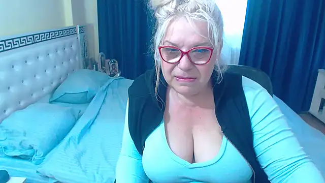 Snapshot of SonyaHotMilf chatting on May 2026 11:50:01 AM SonyaHotMilf online show from May 2026 11:50:01 AM