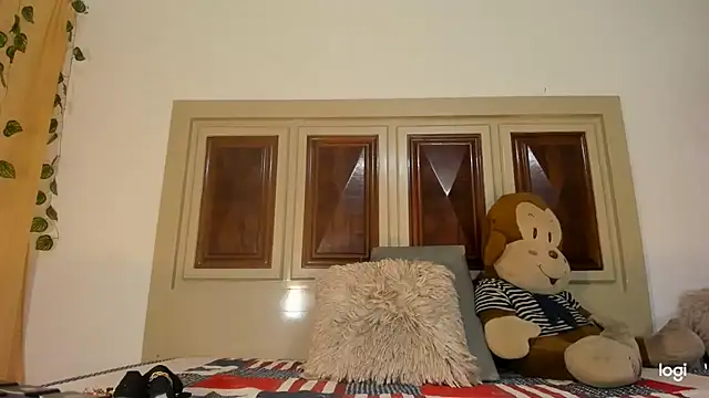 Snapshot of JessicaSloan chatting on October 2025 01:43:02 PM JessicaSloan online show from October 2025 01:43:02 PM