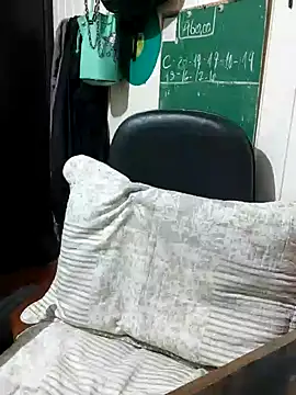 Snapshot of ElfGrey chatting on January 2025 03:16:01 AM ElfGrey online show from January 2025 03:16:01 AM