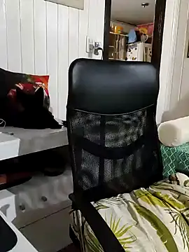 Snapshot of ElfGrey chatting on February 2025 03:45:01 AM ElfGrey online show from February 2025 03:45:01 AM