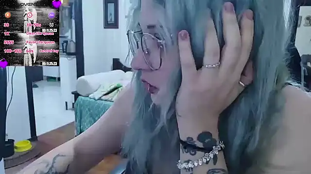 Snapshot of ElfGrey chatting on November 2025 04:56:02 AM ElfGrey online show from November 2025 04:56:02 AM