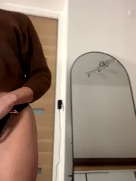 LalieFR online show from November 2025 11:32:02 AM