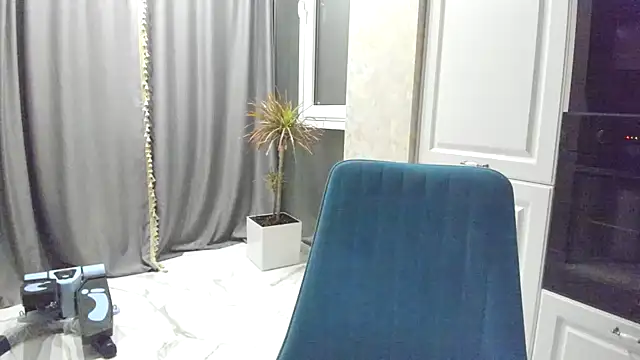 Iris cherry online show from December 2024 06:44:02 PM