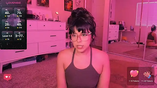 Evie-Luna online show from September 2025 02:00:02 AM