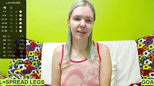 Snapshot of Ultra_Meow chatting on February 2025 11:30:02 PM Ultra Meow online show from February 2025 11:30:02 PM