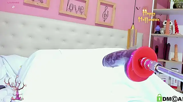 leylla  online show from October 2025 09:00:02 PM