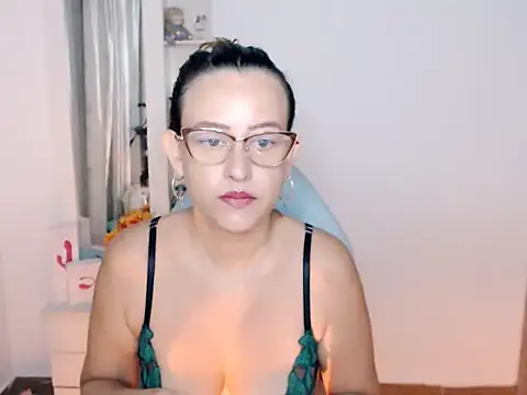 BOREAL MOON online show from April 2026 12:38:02 AM