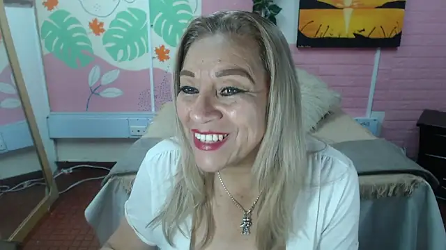 Snapshot of ZAMANTHA chatting on November 2025 04:30:01 PM ZAMANTHA online show from November 2025 04:30:01 PM