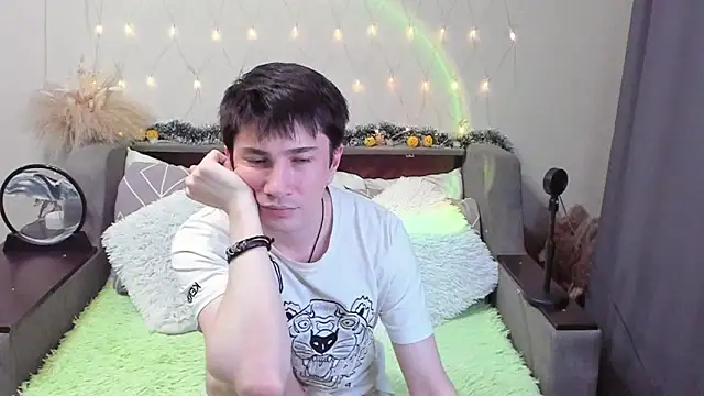 Yumi steve online show from October 2025 08:16:02 AM