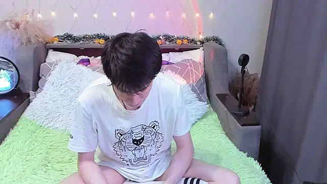 Yumi steve online show from November 2025 09:09:02 AM