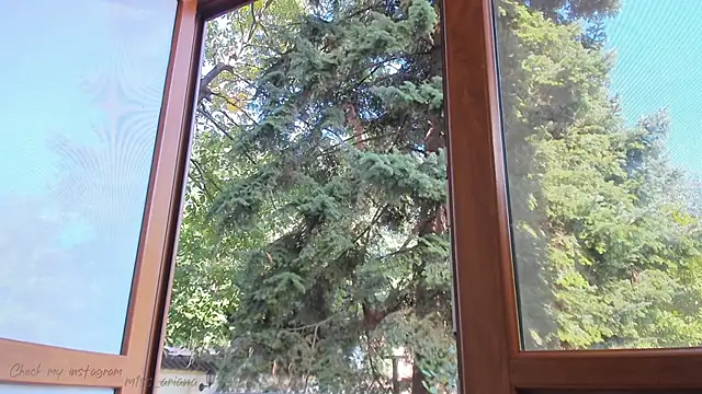 Snapshot of Miss_Ariana_ chatting on September 2025 07:18:02 AM Miss Ariana  online show from September 2025 07:18:02 AM