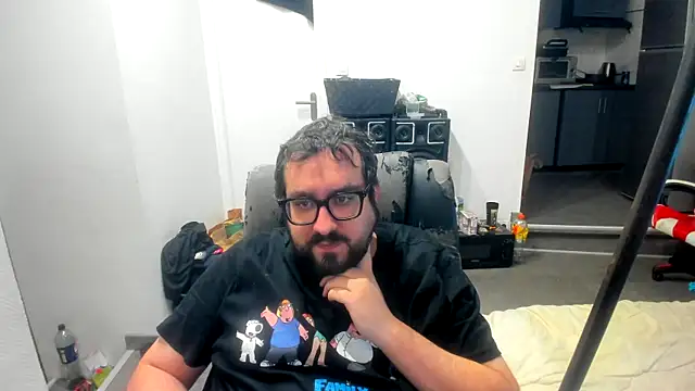 Snapshot of bears549a chatting on October 2025 10:37:01 PM bears549a online show from October 2025 10:37:01 PM