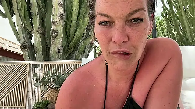 Snapshot of cyberchickie_maria chatting on June 2026 12:00:01 PM cyberchickie maria online show from June 2026 12:00:01 PM