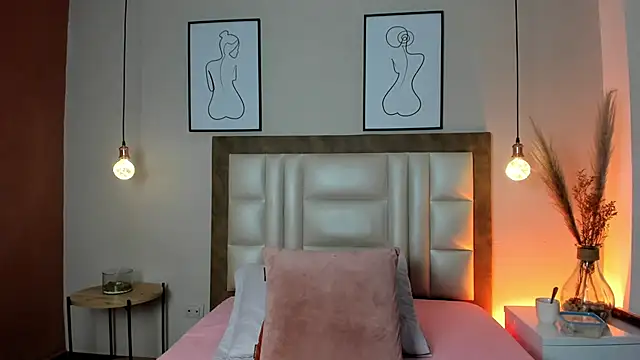 JupiteFox online show from December 2025 12:30:01 AM