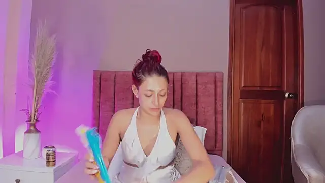 JupiteFox online show from December 2025 09:30:01 PM