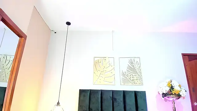 JupiteFox online show from April 2026 06:19:01 AM