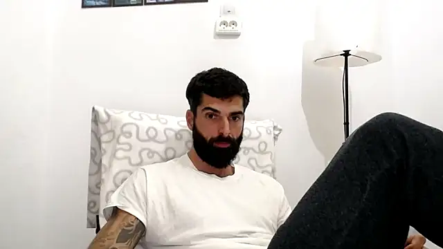 Snapshot of Verycutex chatting on November 2025 05:57:01 PM Verycutex online show from November 2025 05:57:01 PM