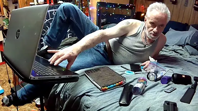 Makowboy online show from December 2025 11:23:01 PM