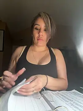 Aw ThROAt9 online show from April 2026 04:24:02 AM