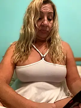 camelia3 online show from December 2025 12:38:02 AM