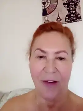 Hottie-Mom online show from November 2025 09:00:02 AM