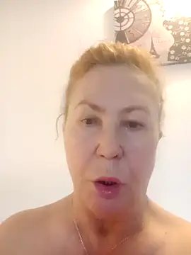 Hottie-Mom online show from November 2025 07:36:02 AM