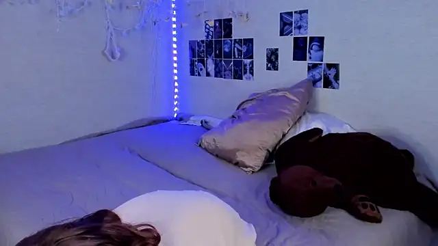 Snapshot of YunaPeace chatting on March 2025 07:01:02 PM YunaPeace online show from March 2025 07:01:02 PM