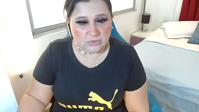 Kerly Doll online show from February 2026 12:19:01 PM