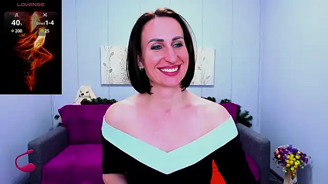 Snapshot of Nia_Smithh chatting on December 2024 04:08:02 PM Nia Smithh online show from December 2024 04:08:02 PM