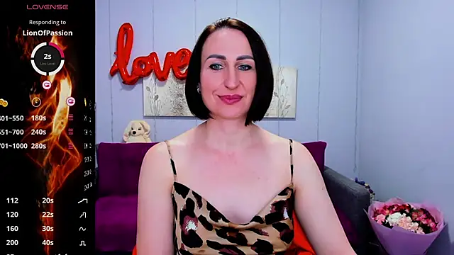 Snapshot of Nia_Smithh chatting on February 2025 01:51:02 PM Nia Smithh online show from February 2025 01:51:02 PM