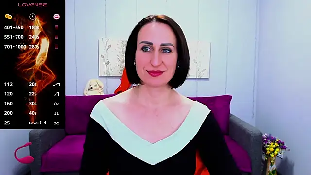 Snapshot of Nia_Smithh chatting on February 2025 06:10:02 PM Nia Smithh online show from February 2025 06:10:02 PM