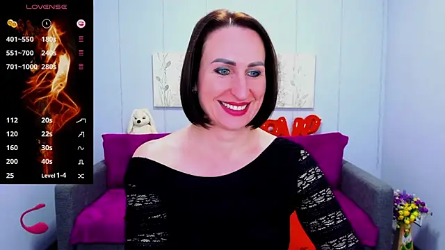 Snapshot of Nia_Smithh chatting on February 2025 01:19:02 PM Nia Smithh online show from February 2025 01:19:02 PM