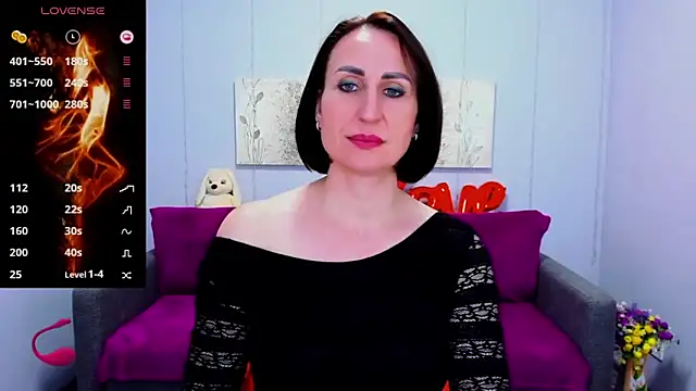 Snapshot of Nia_Smithh chatting on February 2025 01:00:02 PM Nia Smithh online show from February 2025 01:00:02 PM