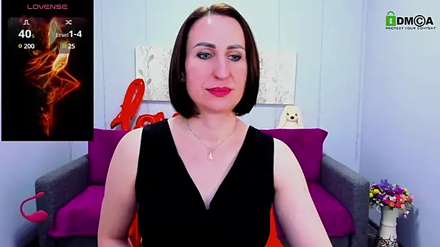 Snapshot of Nia_Smithh chatting on March 2025 04:50:02 PM Nia Smithh online show from March 2025 04:50:02 PM