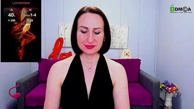 Snapshot of Nia_Smithh chatting on March 2025 01:08:01 PM Nia Smithh online show from March 2025 01:08:01 PM