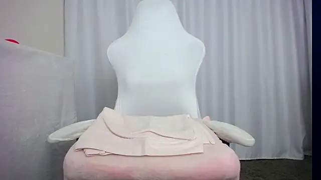 faceless  online show from November 2025 12:06:02 PM