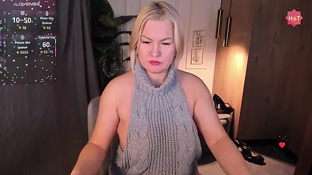 Snapshot of YolandaKiss chatting on January 2026 08:21:02 PM YolandaKiss online show from January 2026 08:21:02 PM