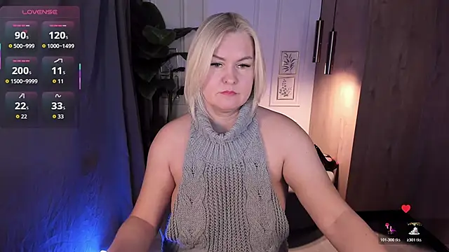 Snapshot of YolandaKiss chatting on February 2026 08:29:02 PM YolandaKiss online show from February 2026 08:29:02 PM